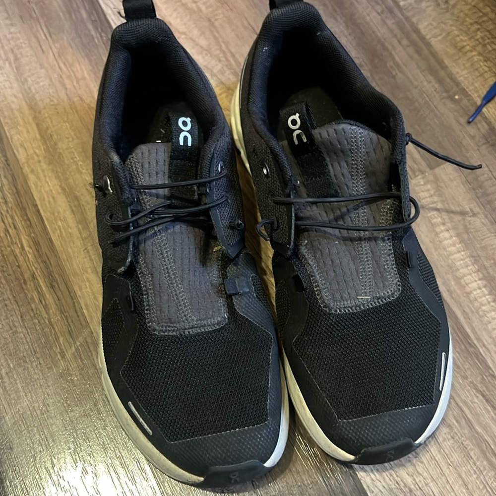 On cloud sneakers youth